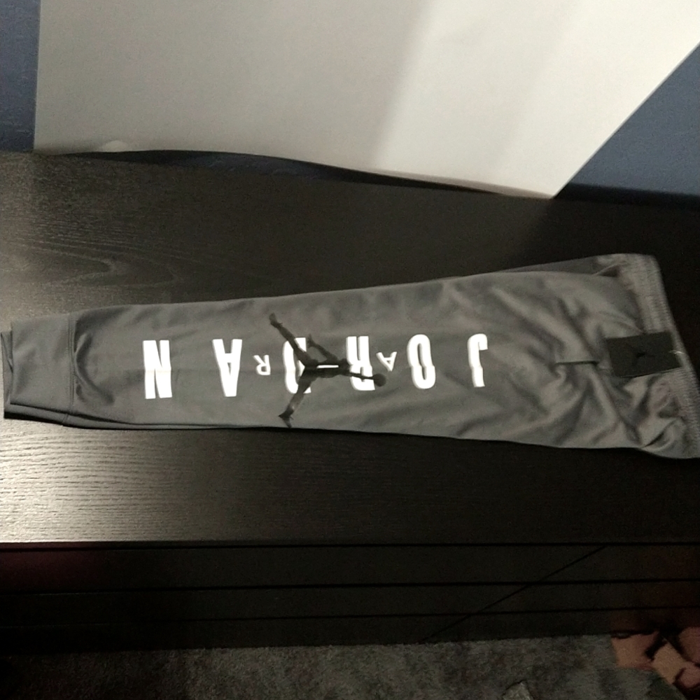 Kids Jordan Pants Medium